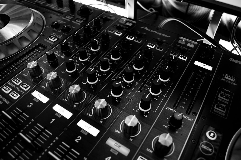 Audio mixer